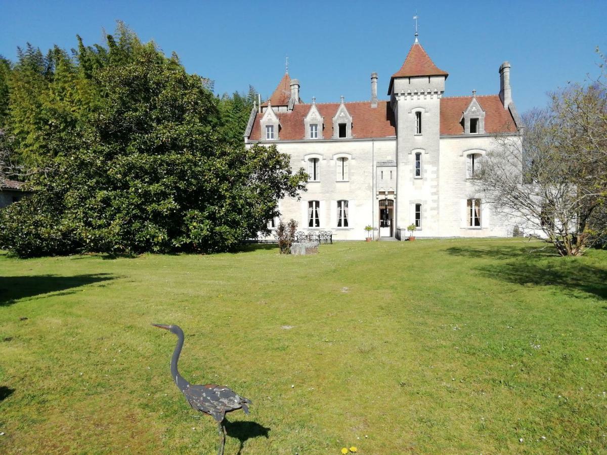 Chateau Des Salles Hotel Saint-Fort-sur-Gironde ภายนอก รูปภาพ